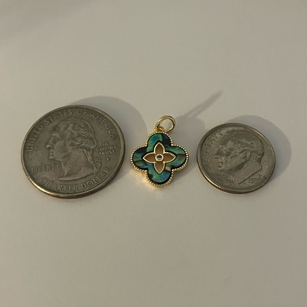 18 K Plated Abalone CZ Floral Clover Charm Pendant - Picture 4 of 8